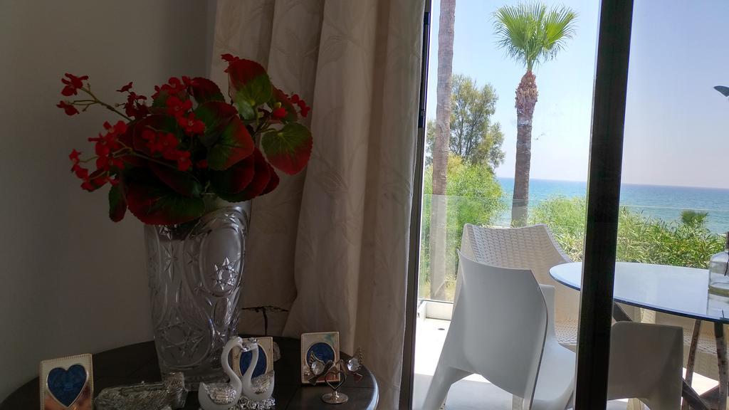 Sandy Beach Apartment 13 Voroklini Esterno foto